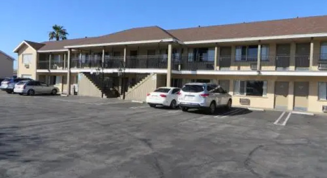 Sandpiper Motel