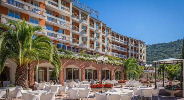Трёхместный номер Standard Hotel Savoy Palace - Tonelli Hotels