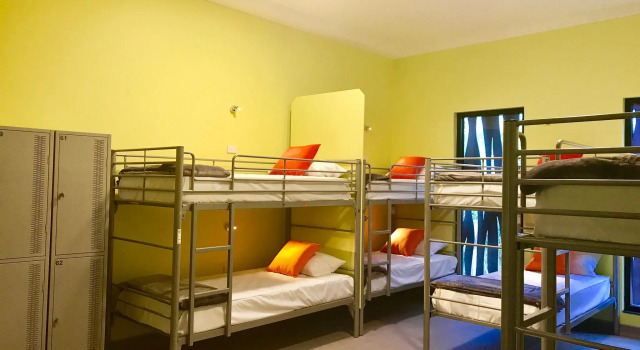 Breeze Lodge - Hostel