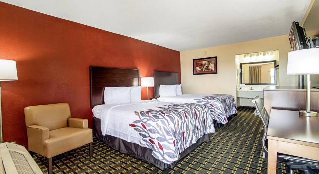 Четырёхместный люкс Red Roof Inn & Suites Greenwood, SC
