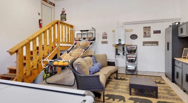 2088-cloud On Villa Grove 3 Bedroom Home by Redawning