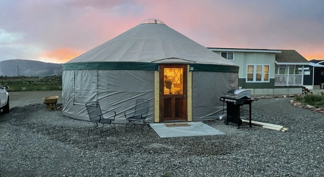 Тент Trail and Hitch Tiny Home Hotel and RV