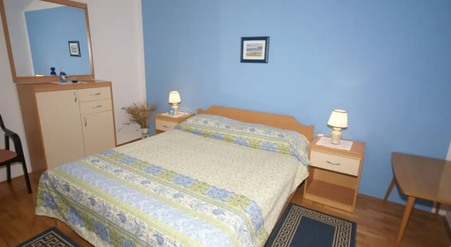 Spacious and Comfortable House With Beautiful Garden Near Tar and Beach 900 m, Book Hotel Tar Poreč Riviera