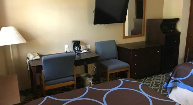 Четырёхместный номер Standard Budget Inn Marinette