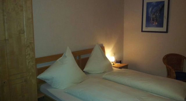 Hotel zur Winzergenossenschaft, Забронировать Отель Отели Эрнст 3 звезды, 3*