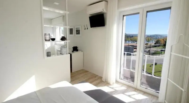 Люкс Deluxe JR Studios & Suites I Rius I