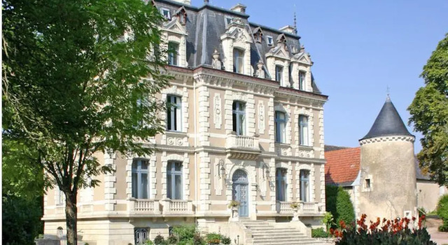 Château de la Rolandière, Book Hotel  