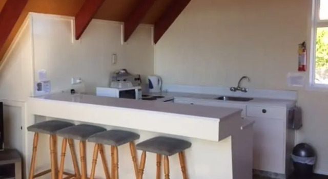 Семейный люкс с 2 комнатами Milton Chalet Motel