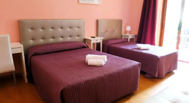 Номер Standard с балконом Hostal Balmes Centro