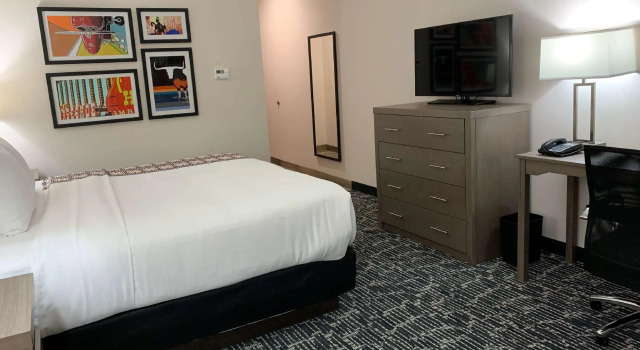 Двухместный номер Standard La Quinta Inn and Suites by Wyndham - Red Oak TX IH-35E