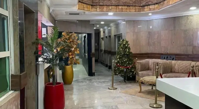 Brick Rock Hotel And Suites, Boek Hotel 4-sterren hotels in Obio-Akp, 4*