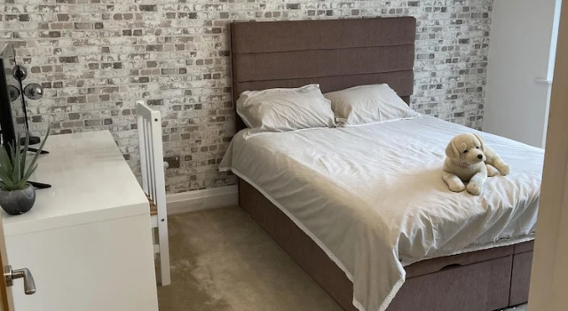 Beautiful 5-bed House in Walsall, Varaa Hotelli Walsall West Midlands