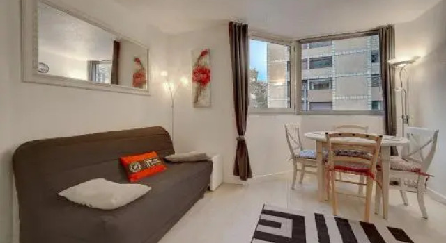 Immogroom - 2 Min From The Beaches - Ac- Swimming Pool -Congressbeaches, Забронировать Апартаменты/квартира Ле Сюке Канны, рядом с Продуктовый рынок Forville Provencal