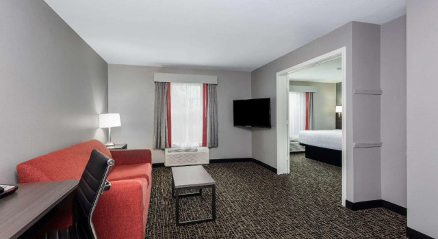 Люкс Superior Ramada by Wyndham Sellersburg/Louisville North