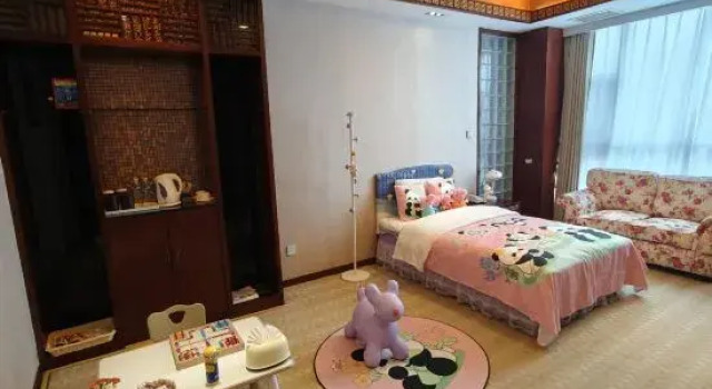 Люкс Deluxe Golden Spring Hotel Lijiang