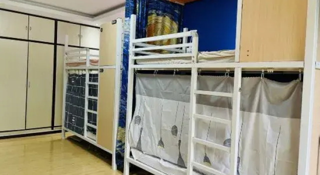 Кровать в общем номере (мужской номер) Sun City Youthhostel