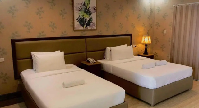Двухместный номер Standard с балконом Luisita Central Park Hotel