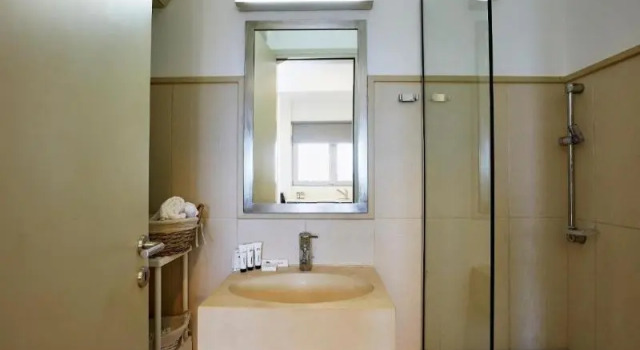 Четырёхместный номер Standard с балконом VIVIAN Art Apartments