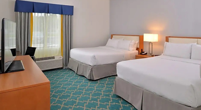 Четырёхместный люкс Holiday Inn Express and Suites West Ocean City by IHG