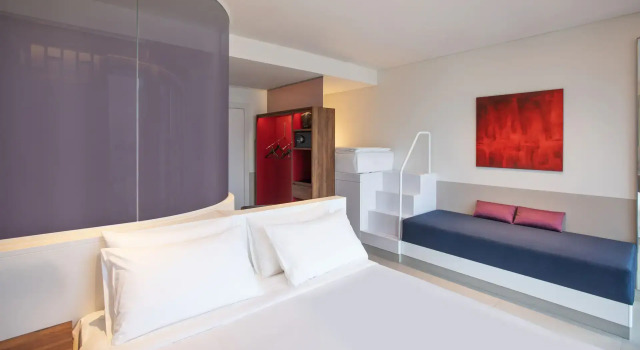 Номер Deluxe Wink Saigon Centre, Unscripted by Hyatt - 24 Hours stay
