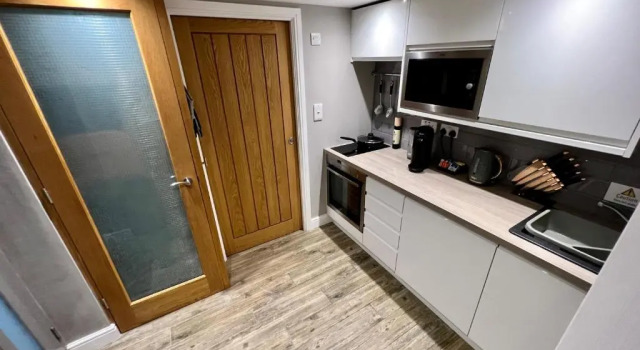 Коттедж The Tower, 1 Bed 1850's Tiny House (Adults Only)