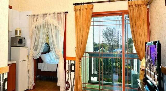 Jeju Blue Night Pension, Забронировать Отель Чеджу Остров Чеджудо, рядом с Груда ракушек Квакджи