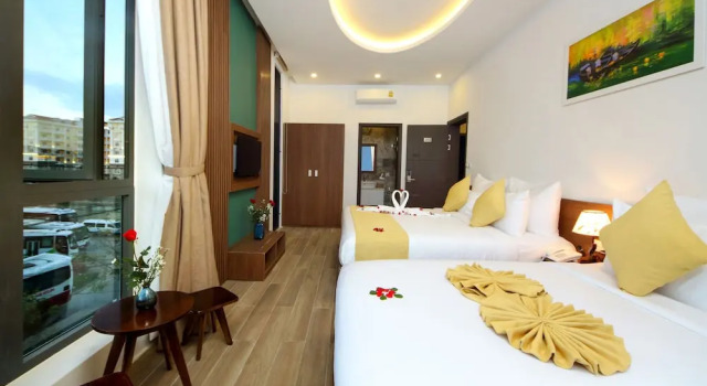 Семейный номер Standard с балконом и с видом на бассейн Hoi An Majestic Villa