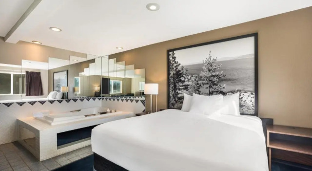 Люкс Deluxe Americas Best Value Inn Sparks