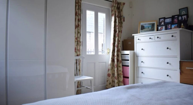 2 Bedroom Maisonette With Roof Terrace Sleeps 4