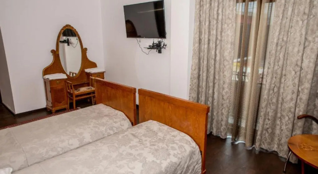 Hotel Senator
