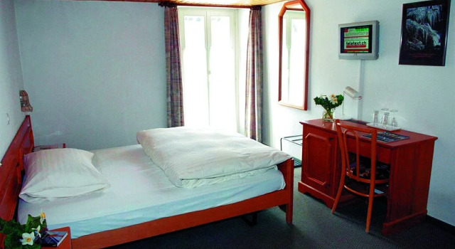 Hotel Forni, Book Hotel Airolo Val Bedretto