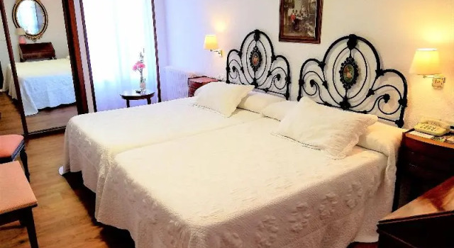 Трёхместный номер Standard с балконом Hotel Museo Los Infantes