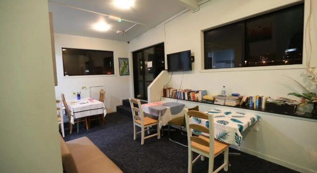 Кровать в общем номере K Road City Travellers Hostel