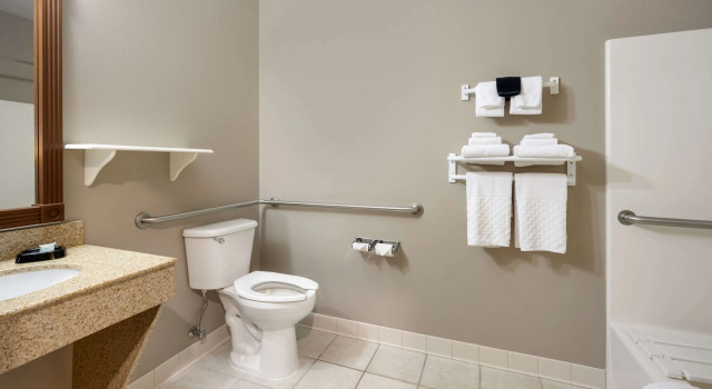 Четырёхместный номер Standard Best Western Wheatland Inn