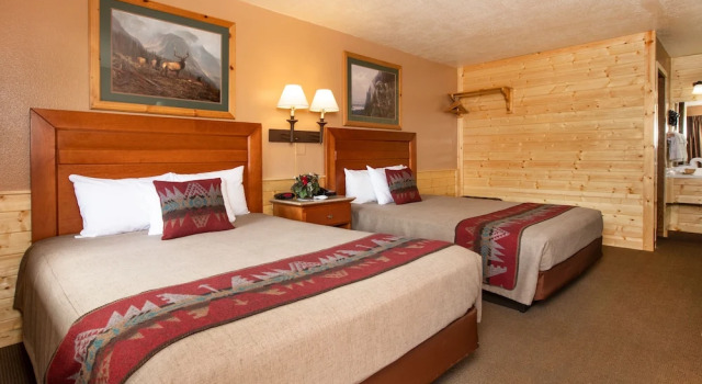Четырёхместный номер Standard с видом на горы Flat Creek Inn