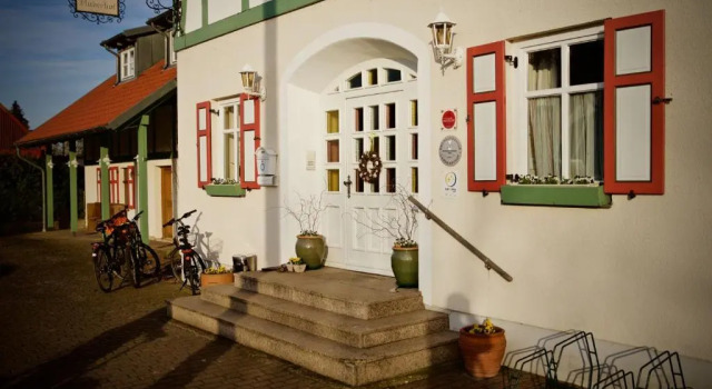 Seehotel Huberhof, Rezerwuj Hotel Hotele w Oberuckersee z parkingiem, Parking