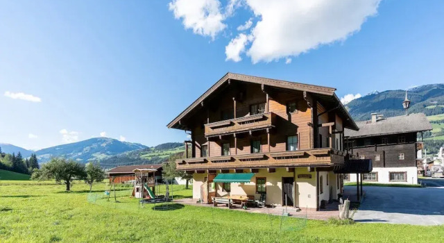 Апартаменты Comfort Beautiful apartment in Mittersill with balcony