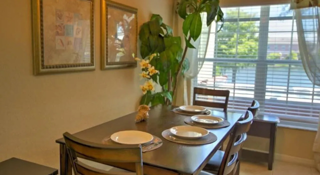 Richard & Karen's Coral Cay Resort Townhome, Забронировать Курортный отель Отели Киссимми 3 звезды, рядом с Kissimmee Value Outlet Shops, 3*