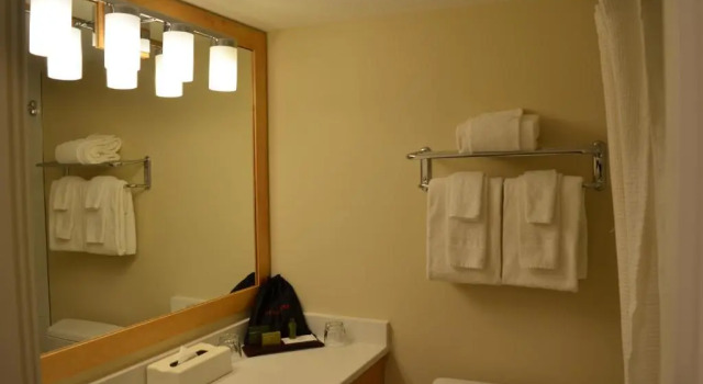 Номер Standard Inn on Long Lake