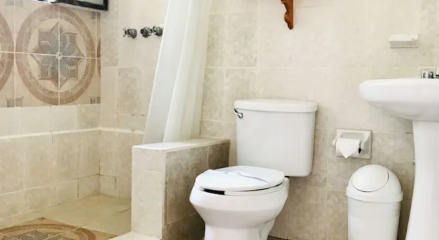Четырёхместный номер Standard с балконом Hotel Casa Blanca