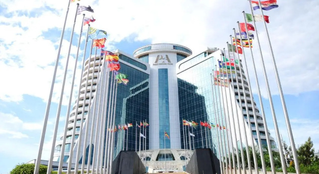 Полулюкс Pearl of Africa Hotel