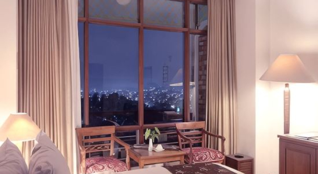 Люкс Mesra Business & Resort Hotel