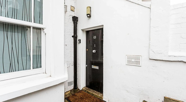 Bright Clapham Apartment