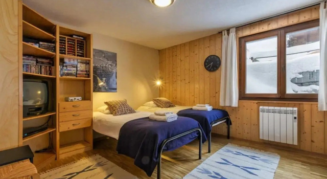 Коттедж Chalet Les Jeunes - 8 Pax Swiss Ski Chalet