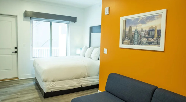 Двухместный люкс с балконом Peachtree Suites - Jersey City