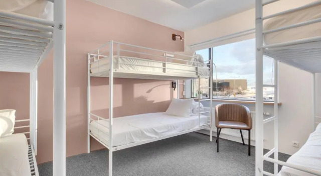 Кровать в общем номере (женский номер) Lækur Hostel