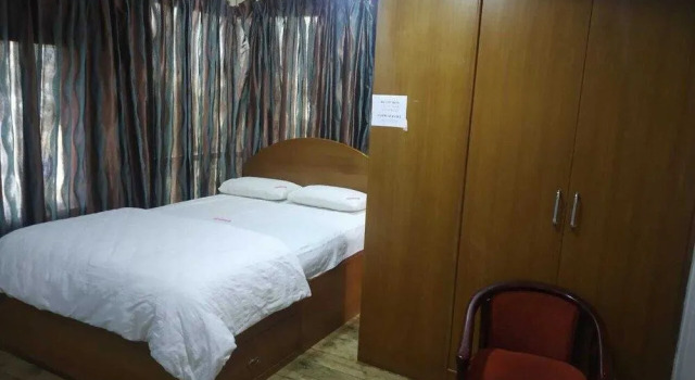 Hotel Terminal Square, Rezervovat Hotel Hotely v Bangalore s parkováním, Parkování