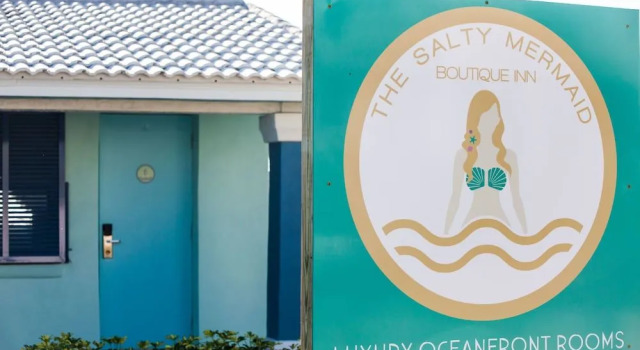 The Salty Mermaid Oceanfront Hotel, Забронировать Отель Нью-Смирна-Бич Daytona Beach Area, рядом с Общественная объединённая методистская церковь Коронадо
