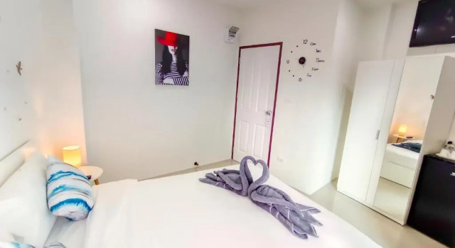 Двухместный номер с балконом Sailor Hotel Pattaya - Nice Rooms & Steps to Walking Street