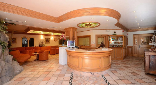 Hotel La Soldanella, Забронировать Отель Отели в центре Моэна с завтраком, отели в центре Моэна с завтраком